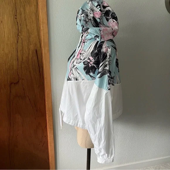 NIKE sz M HYPER FEMME White Cropped Windrunner Floral Print Windbreaker - Picture 9 of 15